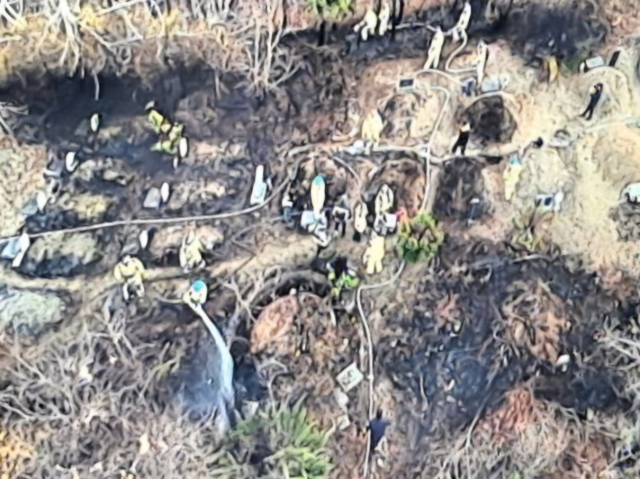 4일 오후 인천 부평구 인천가족공원 승화원 인근에서 불이 나 묘지 등이 탄 모습. 독자 제공