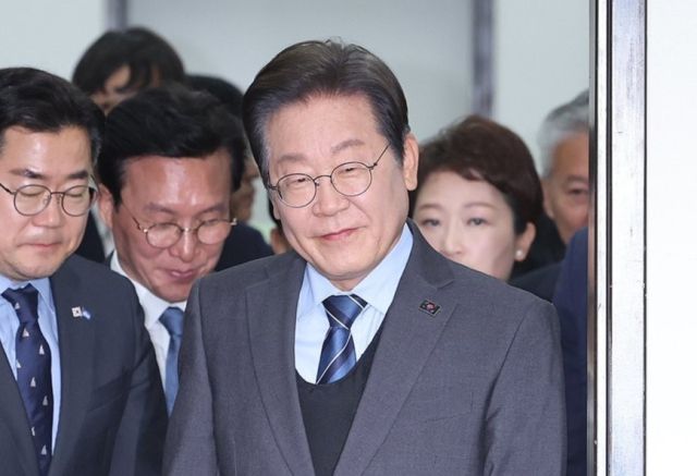 9일 서울 여의도 국회에서 열린 최고위원회의에 참석 중인 이재명 더불어민주당 대표. 연합뉴스