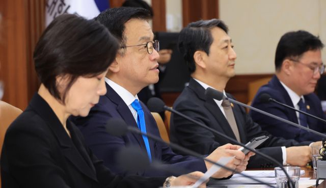 최상목 부총리 겸 기획재정부 장관이 9일 서울 종로구 정부서울청사에서 열린 경제관계장관회의 겸 산업경쟁력강화 관계장관회의에서 발언하고 있다. 연합뉴스