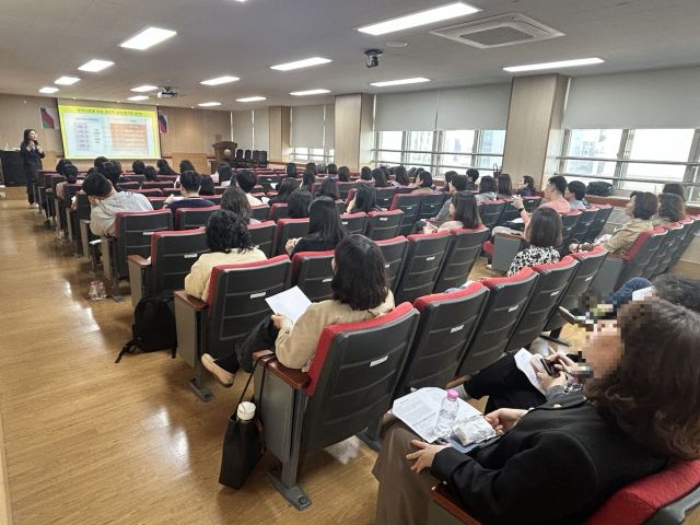 안양과천교육지원청은 8일 중등 성취평가제 및 AI 논술형 평가 역량강화 연수를 본격 시작했다. 안양과천교육지원청 제공.