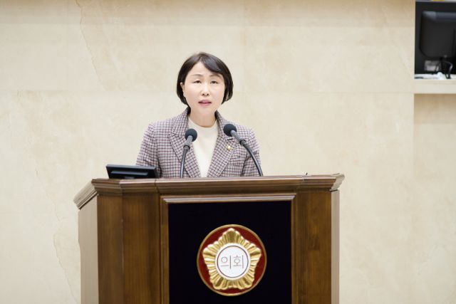 9일 오전 용인시의회 본회의장에서 열린 제292회 임시회 제1차 본회의에 참석한 유진선 의장이 5분 발언을 진행하고 있다. 용인특레시의회 제공