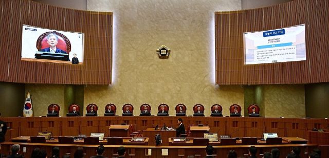 조희대 대법원장을 비롯한 대법관들이 1일 서울 서초구 대법원에서 더불어민주당 이재명 대선 후보의 공직선거법 위반 사건 상고심 선고를 위해 참석해 있다. 연합뉴스