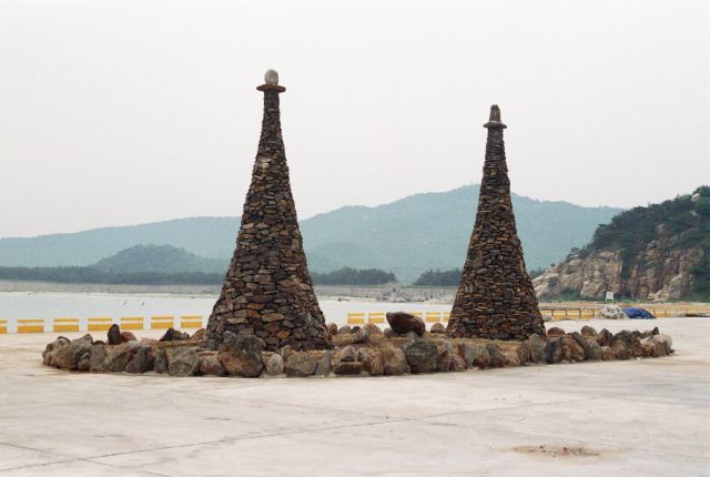 지난 2000년 인천 옹진군 백령도 통일기원탑(통일염원탑). 옹진 미디어자료관 제공