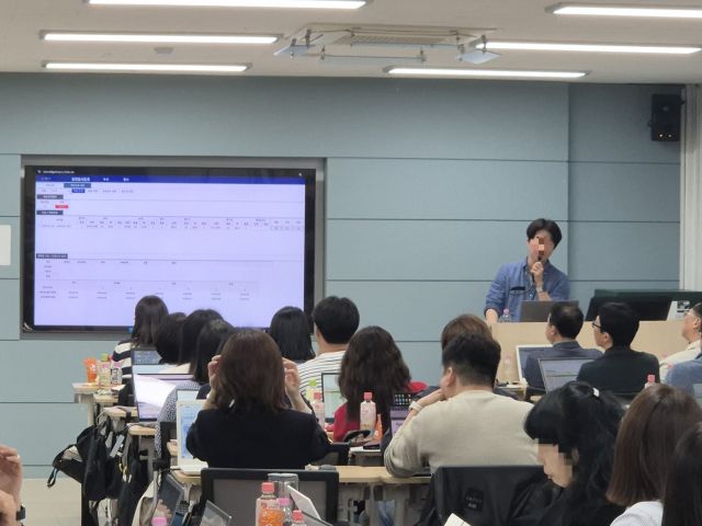 안양과천교육지원청은 13일 ‘나비꿈, 진학 나침반’ 수시 상담 교사 연수를 개최했다. 안양과천교육지원청 제공.