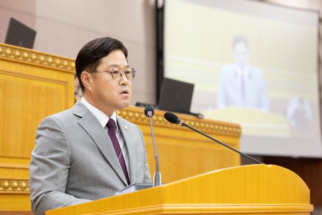 김현수 의원이 대표발의한 국방전력지원체계 강화를 위한 경기북부 방위산업 혁신 클러스터 지정 촉구 건의안에 대해 제안설명을 하고 있다. 양주시의회 제공