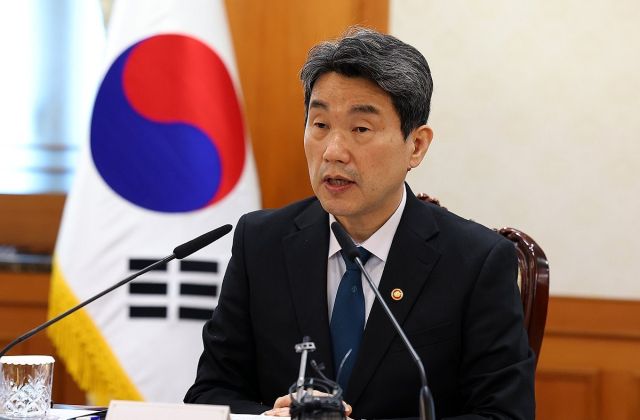 이주호 대통령 권한대행 부총리 겸 교육부 장관이 12일 정부서울청사에서 제21대 대통령 선거 대비 공명선거 관계장관회의를 하고 있다. 연합뉴스