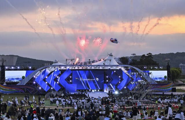 '제71회 경기도체육대회 2025 가평'이 15일 개회식을 갖고 3일간 열전에 돌입한다. 사진은 지난해 파주시 임진각 평화누리 광장에서 열린 제70회 경기도체육대회 개회식 모습.경기일보 DB