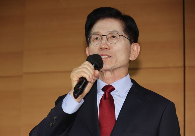 14일 국민의힘 김문수 대선 후보가 경남 창원 두산에너빌리티를 방문해 인사말을 하고 있다. 연합뉴스