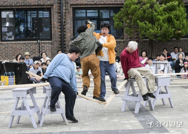 에이런크루의 '와작'