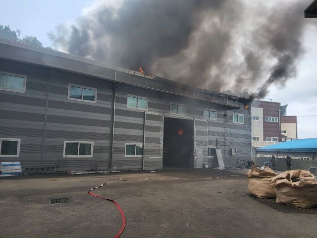 화성 향남읍 공장 건설 화재현장. 화성소방서 제공