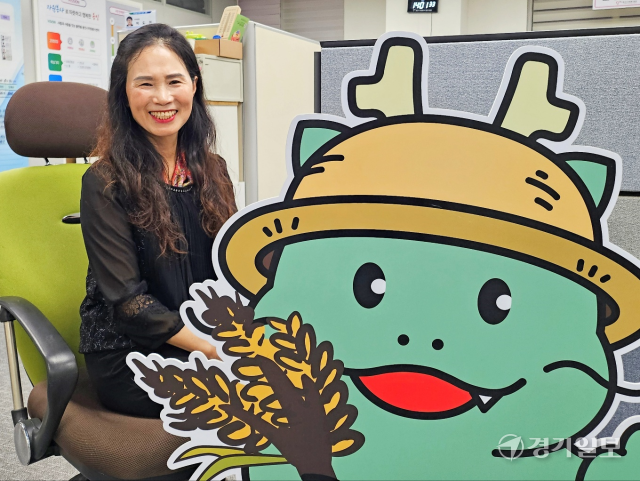 김진희 처인드리미봉사단 총무가 용인시자원봉사센터에서 경기일보와 인터뷰를 진행하고 있다. 송상호기자