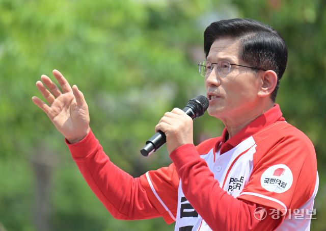 국민의힘 김문수 대선 후보, 고양 화정역에서 지지 호소 [포토뉴스]