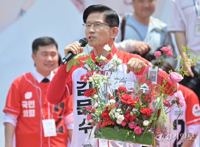 국민의힘 김문수 대선 후보, 고양 화정역에서 지지 호소 [포토뉴스]