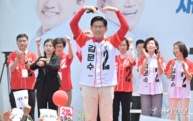 국민의힘 김문수 대선 후보, 고양 화정역에서 지지 호소 [포토뉴스]