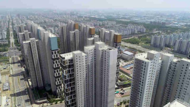 시흥시가 추진 중인 시흥배곧서울대병원 건립이 완료되면 연간 1조8천억원 규모의 경제적 파급효과가 발생할 것이라는 전망이 나왔다. 사진은 시흥배곧서울대병원이 들어설 배곧신도시 전경. 경기일보DB