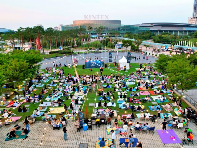 지난해 열린 ‘2024 킨(KIN)밤 지새우고’ 행사장 전경. 킨텍스 제공