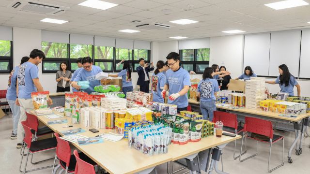 글로벌 기업의 기업의 따뜻한 손길. 생필품 나눔행사