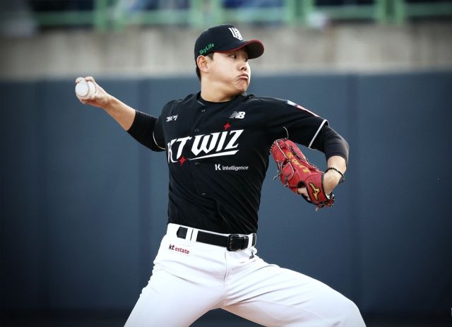 복귀전서 7이닝 무실점 호투를 펼친 승리투수 소형준.KT 위즈 제공