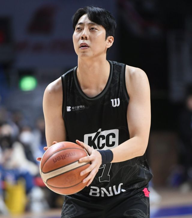 수원 KT 소닉붐과 FA 계약을 한 베테랑 가드 정창영.KT 소닉붐 제공