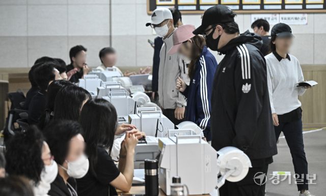 '소중한 한표 행사' 제21대 대통령선거 사전투표 시작 [포토뉴스]