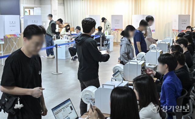 '소중한 한표 행사' 제21대 대통령선거 사전투표 시작 [포토뉴스]