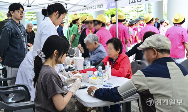 화성특례시, 어버이날을 맞아 효드림 행사 진행 [포토뉴스]