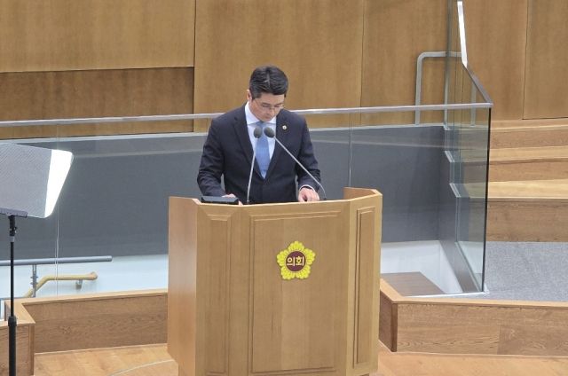이재영 경기도의원이 10일 오전 제384회 정례회 1차 본회의 5분 발언을 통해 소상공인의 경제 위기 극복을 위한 공공배달앱 활성화 등이 절실하다고 제안했다. 김경희기자