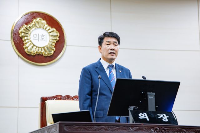 11일 화성특례시의회 본회의장에서 열린 제242회 1차 본회의에서 배정수 의장이 개회사를 하고 있다. 화성특례시의회 제공