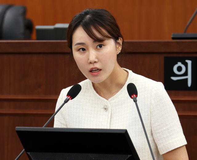 조미선 오선시의원이 DS파워의 비싼 난방비지적하며 강도 높은 대책을 촉구하고 있다. 오산시의회 제공