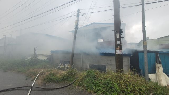 고양 덕양구 지영동 공예품 제조공장 낙뢰 추정 화재현장. 경기북부소방재난본부 제공