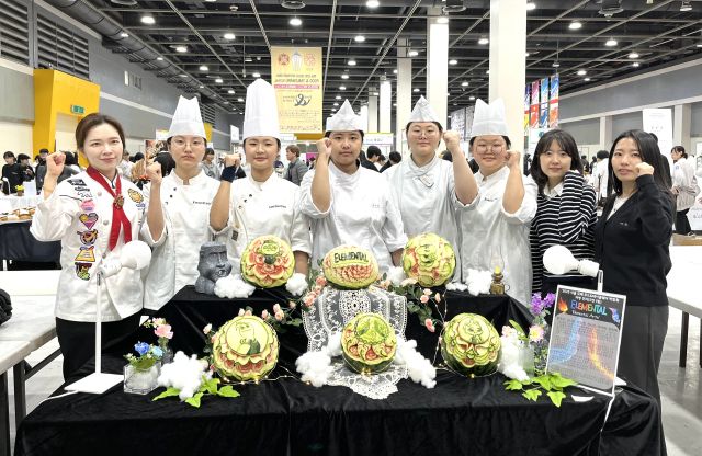 국내 최고 권위의 요리 및 푸드카빙 대회에서 송곡관광고 학생 참가자 전원 수상 및 자격증 취득이라는 성과를 거뒀다. /사진 =송곡관광고