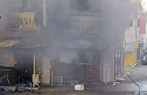 군포 산본동 상가주택 화재 현장. 경기도소방재난본부 제공