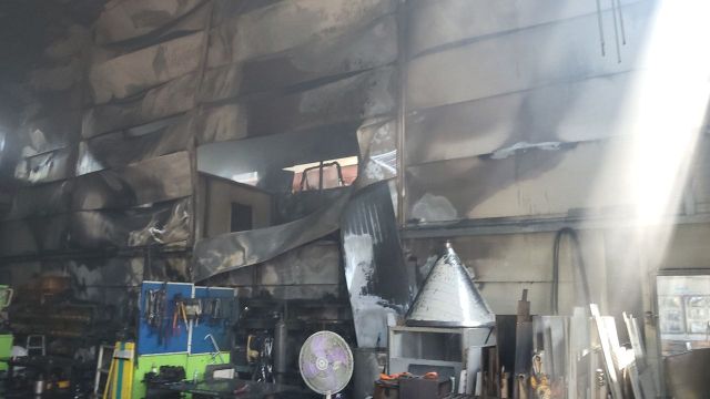 22일 낮 1시40분께 안산시 한 공장에서 화재가 발생했다. 경기도소방재난본부 제공