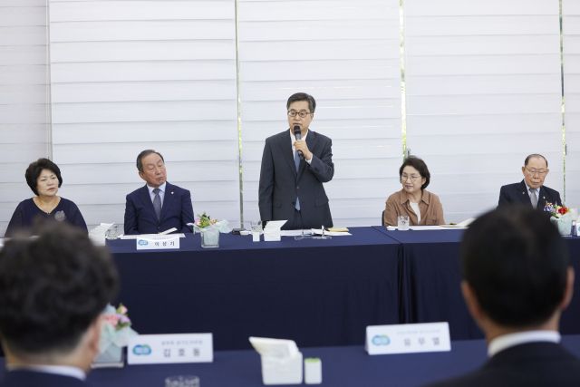 23일 도담소에서 열린 경기도 보훈단체장 오찬 간담회에서 김동연 경기도지사가 인사말을 하고 있다. 경기도 제공