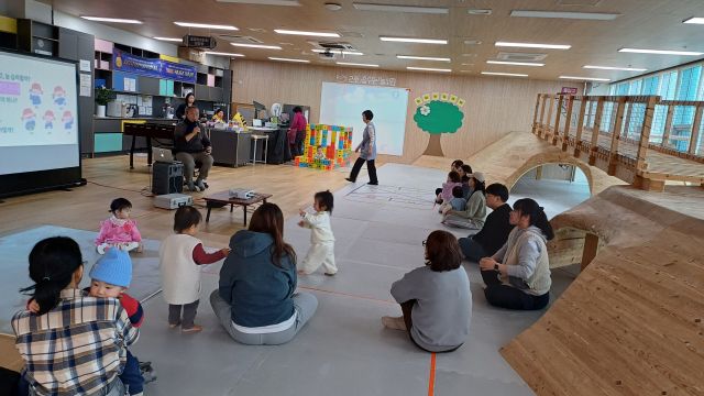 시흥시보건소 출산육아 오감놀이교실 운영. 시흥시 제공