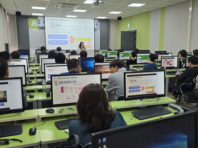 수원 관내 초등학교 교감 대상 하이러닝 활용 실행 연수. 수원교육지원청 제공