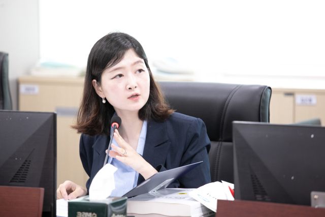 경기도의회 장윤정 의원이 ‘비상구 신고포상제’ 집행률 저조를 지적하며, 실효성 확보를 촉구했다. 장윤정 의원 제공