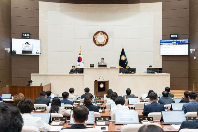 지난 27일 용인특례시의회 제293회 제1차 정례회 제3차 본회의가 진행되고 있다. 용인특례시의회 제공