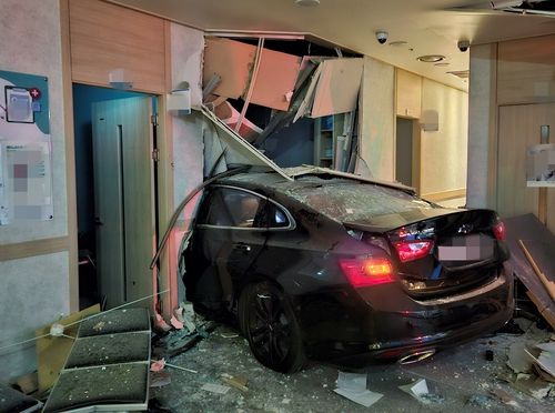 김포 감정동 상가건물 자동차 충돌현장. 연합뉴스