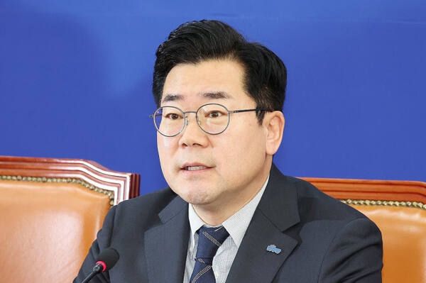 박찬대 더불어민주당 당대표 직무대행 겸 원내대표. 연합뉴스