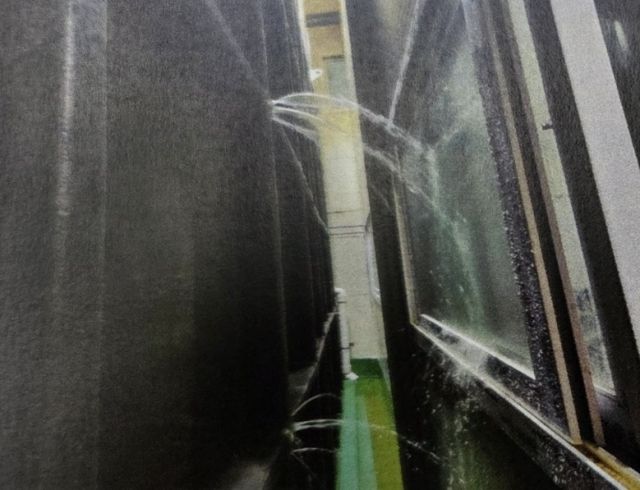 남양주시 진건읍 한 플라스틱 공장 내 화학물질인 차아염소산나트륨 유출 현장. 남양주소방서 제공