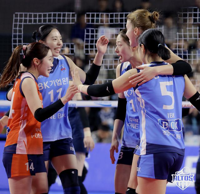 여자 프로배구 화성 IBK기업은행이 토종 세터들을 활용한 속공에 중점을 두고 비시즌 훈련을 쌓고 있다. IBK기업은행 제공