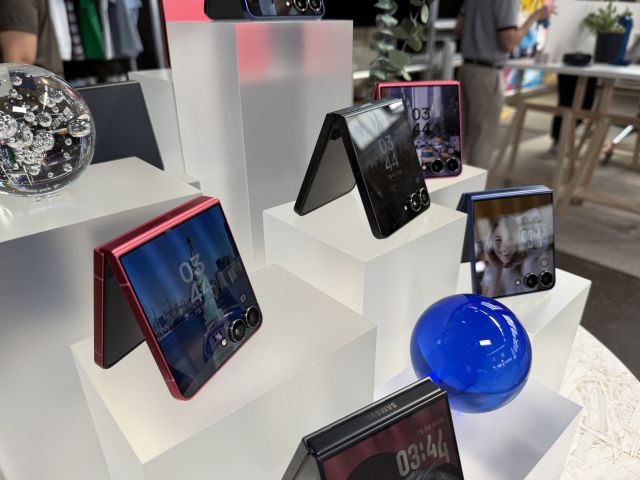 9일(현지시간) 뉴욕 브루클린 두갈 그린하우스에서 열린 신제품 공개 행사 ‘갤럭시 언팩 2025’에 전시된 플립7 모습. 연합뉴스