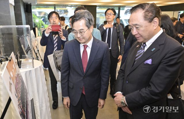 김동연 경기도지사, 일본 가나가와현과 35주년 기념 '교류협력심화' 공동선언 [포토뉴스]