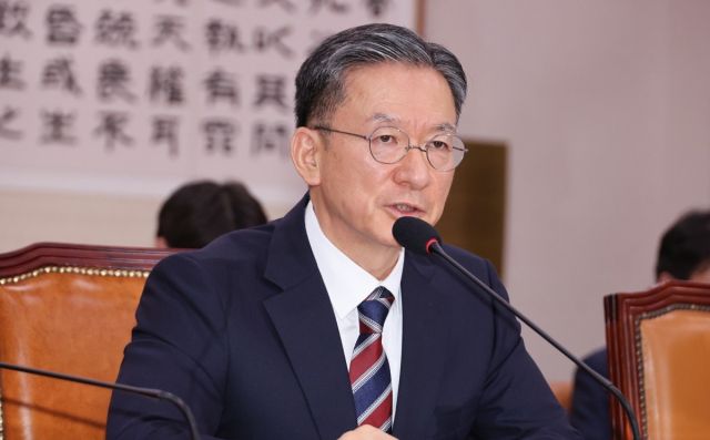 정성호 법무부 장관 후보자가 16일 서울 여의도 국회 법제사법위원회에서 열린 인사청문회에서 의원 질의에 답변하고 있다. 연합뉴스