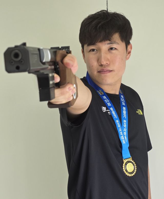 남자 일반부 센터화이어권총 시즌 4관왕 조영재.경기도청 제공