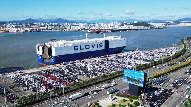 현대차 울산공장 수출선적 부두. 현대자동차