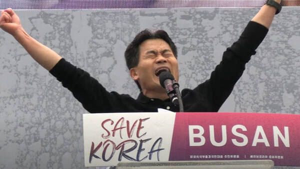 한국사 강사 출신 전한길 씨. 유튜브 채널 ‘꽃보다전한길’ 영상 캡처