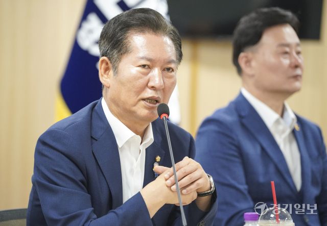 정청래 더불어민주당 당대표 후보, 경기도의회 더불어민주당 의원들과의 간담회 [포토뉴스]