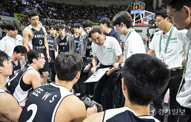 대한민국 남자농구 대표팀, 카타르와의 평가전 2차전에서 95-78로 승리 [포토뉴스]